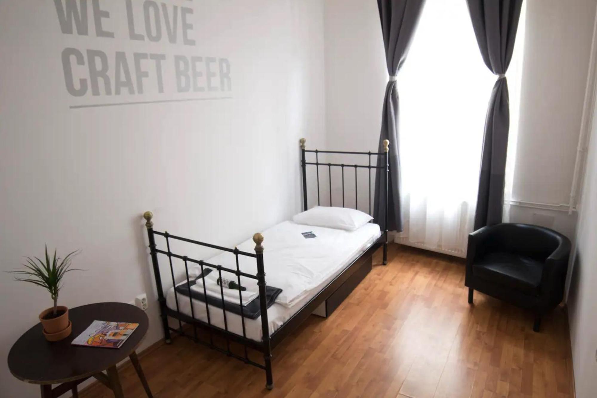 Bed'N'Beer Appartement Boedapest Buitenkant foto